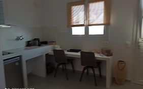 Kleri'S Apartments 4